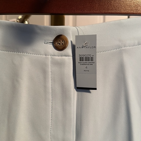 Ann Taylor Kate Pant - light blue size 4P Curvy fit - Picture 2 of 4